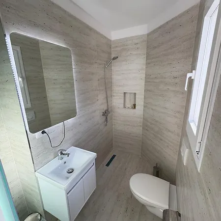 Hotel Skura ,